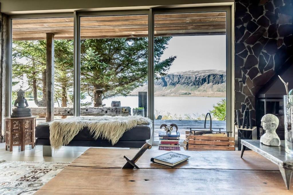 Luxury Lakefront Villa, Infinity Hot Tub And Sauna Grimsnes og Grafningshreppur Exterior photo